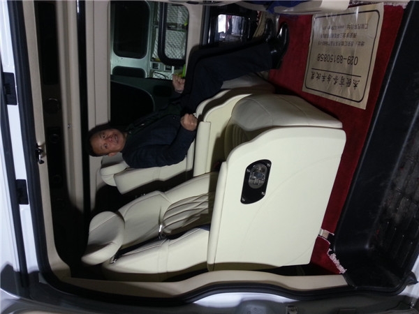 西安商務(wù)車改裝/杰歌房車之GMC房車內(nèi)飾效果