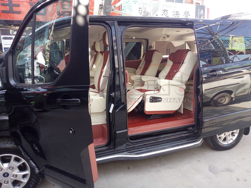 福特全順商務(wù)車內(nèi)飾改裝，鄭州汽車內(nèi)飾定制改裝案例