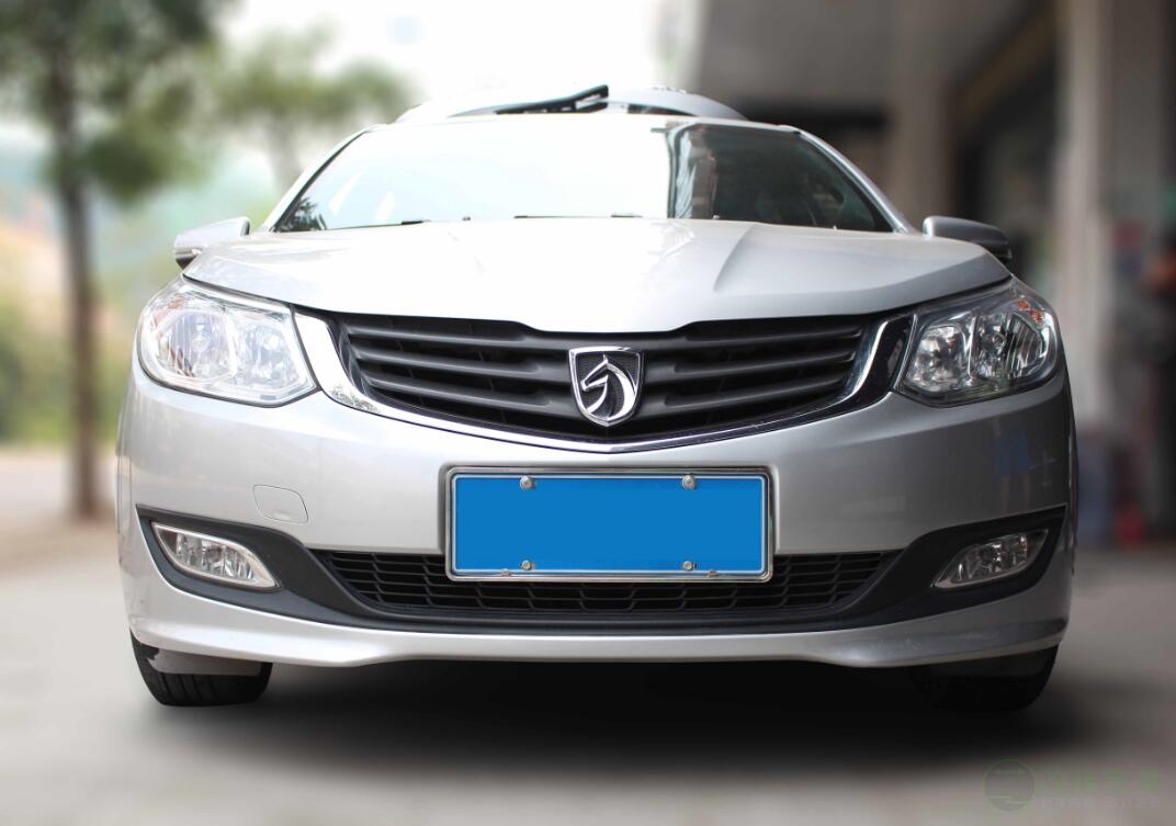 寶駿整車內(nèi)飾黑配黃改裝升級