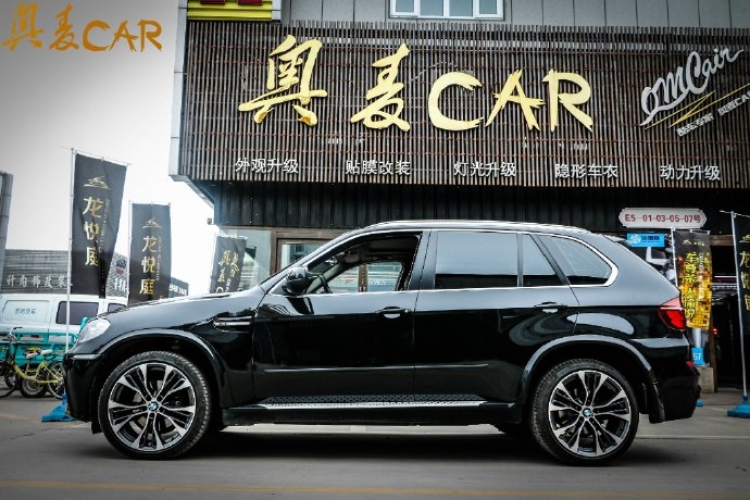 寶馬X5原廠升級(jí)X5M套件2