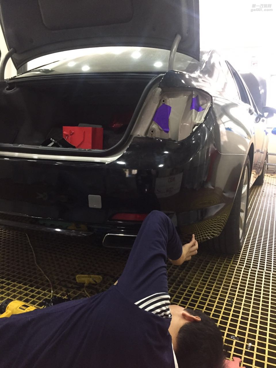 寶馬740全車改色亮光黑