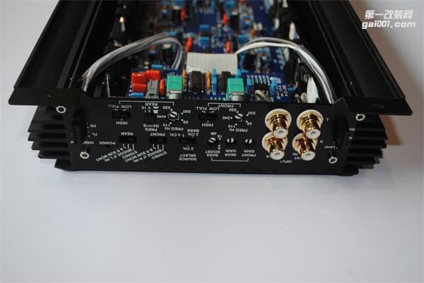 泉州山水專(zhuān)業(yè)汽車(chē)音響 蒙迪歐音響改裝 新蒙迪歐音響隔音 芬朗烏托邦功放