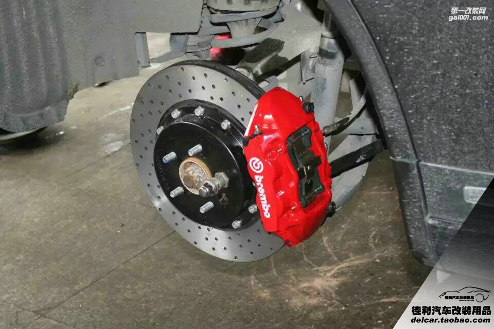 大連汽車改裝英菲尼迪QX70改裝Brembo布雷博前6活塞后4活塞GT剎車完工