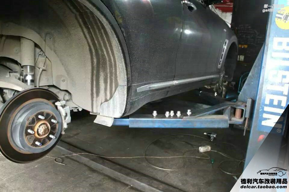 大連汽車改裝英菲尼迪QX70改裝Brembo布雷博前6活塞后4活塞GT剎車完工