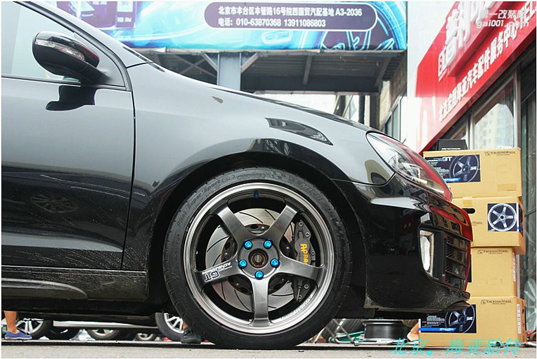 海亞：日本橫濱ADVAN GT 18 19寸 高爾夫67GTIR20 速騰GLI A45SLACLA A3S3等 藍色灰色黑色