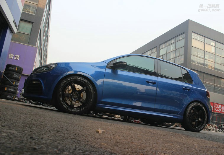 海亞：日本橫濱ADVAN GT 18 19寸 高爾夫67GTIR20 速騰GLI A45SLACLA A3S3等 藍色灰色黑色