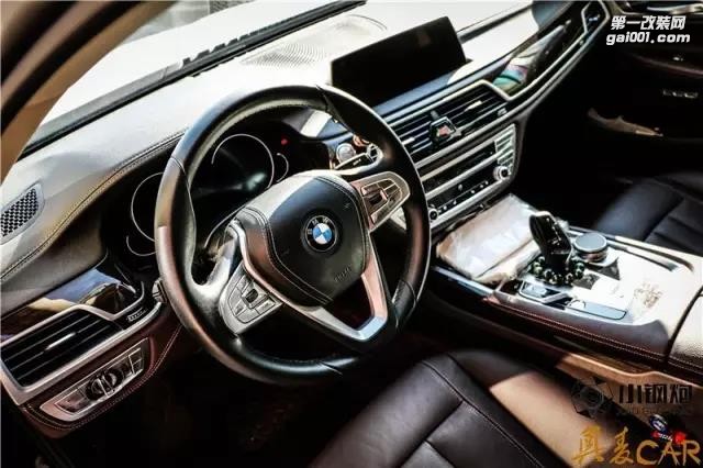 誰(shuí)說(shuō)商務(wù)車不可以年輕態(tài) 寶馬730i 貼膜改色珠光白