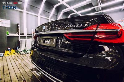 全新BMW寶馬740Li全車貼膜XPEL TITAN頂級透明車漆保護(hù)膜施工完成?。?！完美隱形車衣，機(jī)裁系列專車專用，全程不動一刀！
