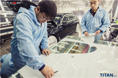 全新BMW寶馬740Li全車貼膜XPEL TITAN頂級透明車漆保護(hù)膜施工完成?。?！完美隱形車衣，機(jī)裁系列專車專用，全程不動一刀！