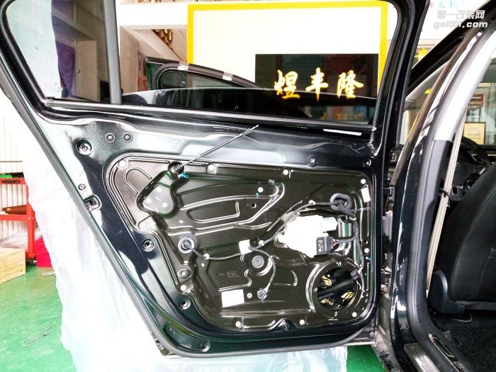 大眾邁騰與美樂福結緣 /青島汽車音響