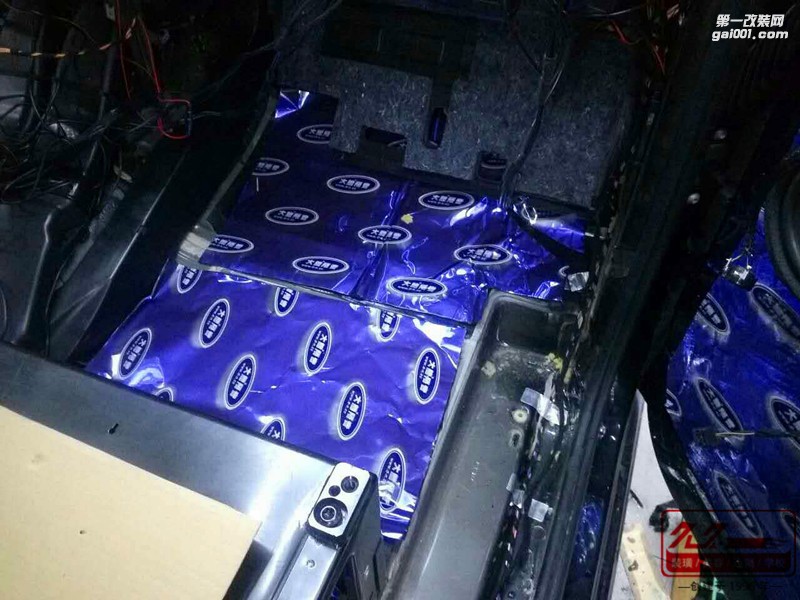 奔馳威霆商務(wù)車內(nèi)飾改裝之全車隔音