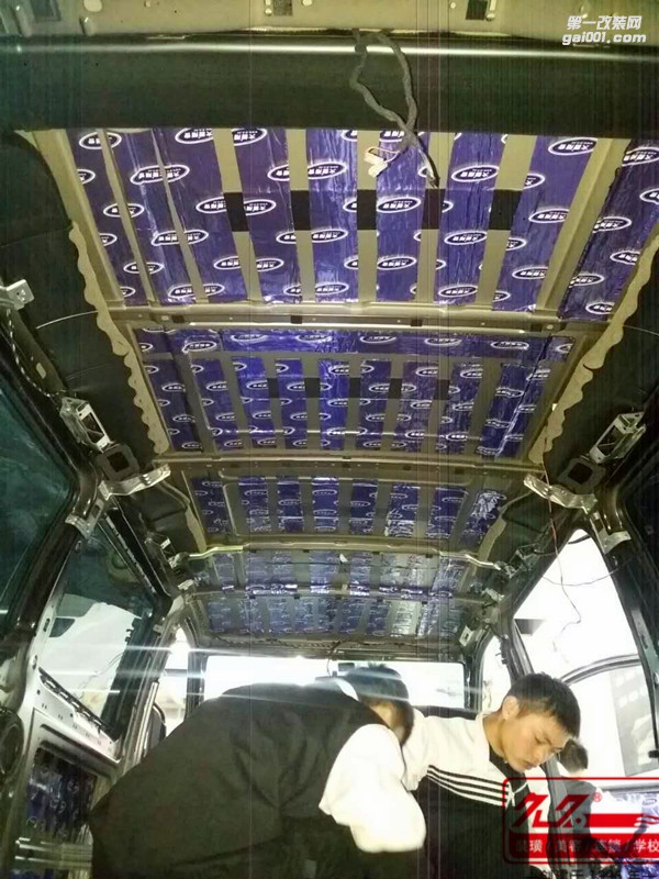 奔馳威霆商務(wù)車內(nèi)飾改裝之全車隔音