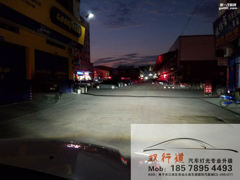 【南寧雙行道車燈】-凱迪拉克SRX 豪車就應(yīng)該有豪車的氣質(zhì)