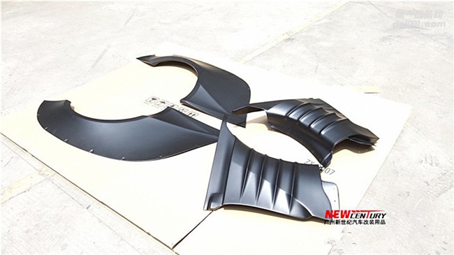 日產(chǎn)尼桑GTR改裝Bensopra寬體大包圍機(jī)蓋后杠尾翼前杠側(cè)裙包圍