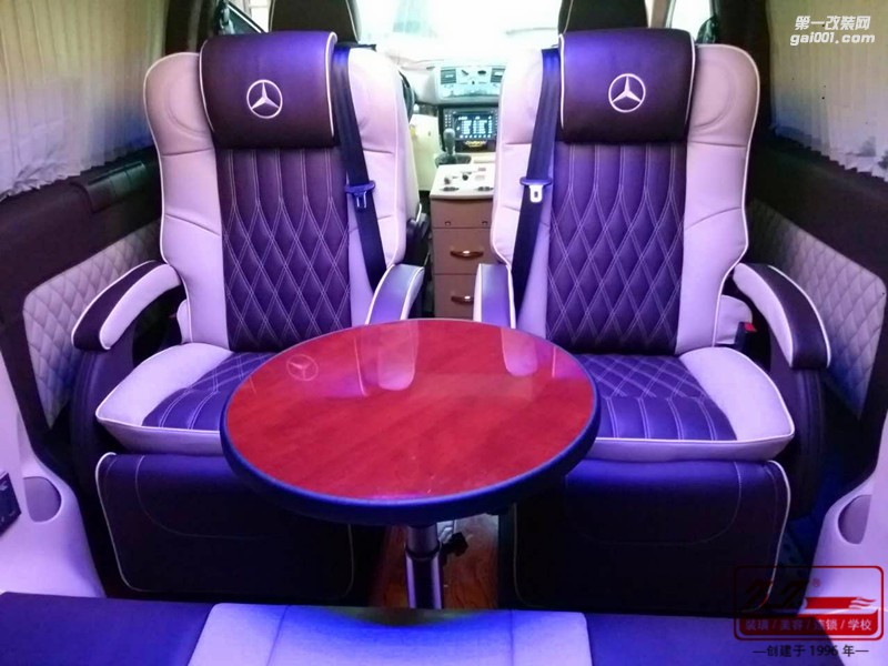 奔馳威霆商務(wù)車內(nèi)飾改裝，私人定制！