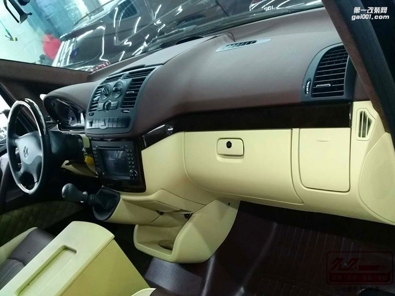 奔馳威霆商務(wù)車內(nèi)飾改裝，私人定制！