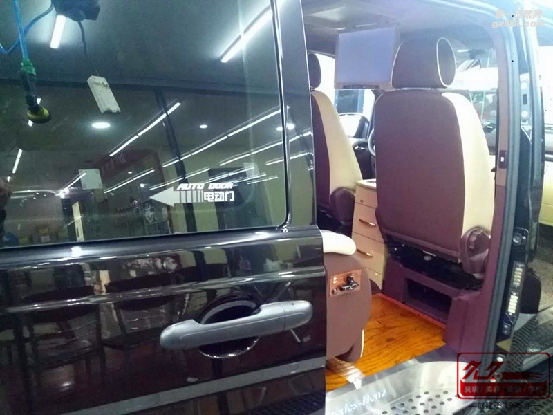 奔馳威霆商務(wù)車內(nèi)飾改裝，私人定制！