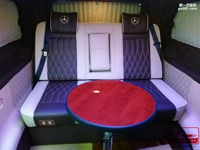 奔馳威霆商務(wù)車內(nèi)飾改裝，私人定制！