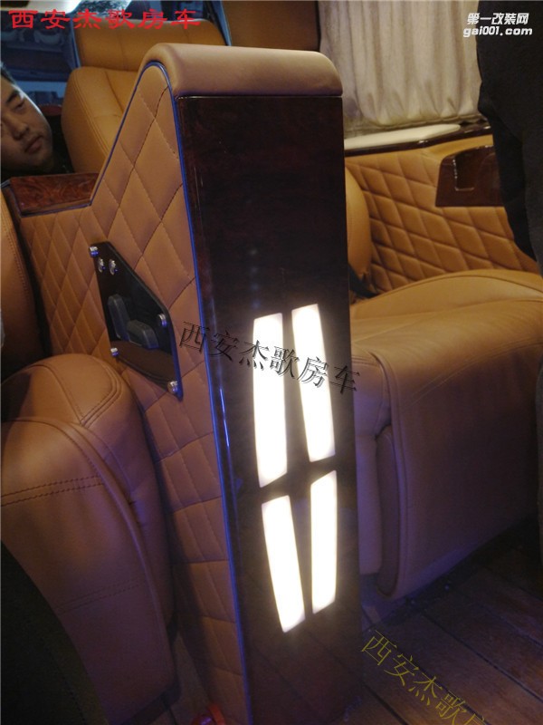 西安商務(wù)車內(nèi)飾改裝/杰歌房車之林肯領(lǐng)航員---總統(tǒng)專用