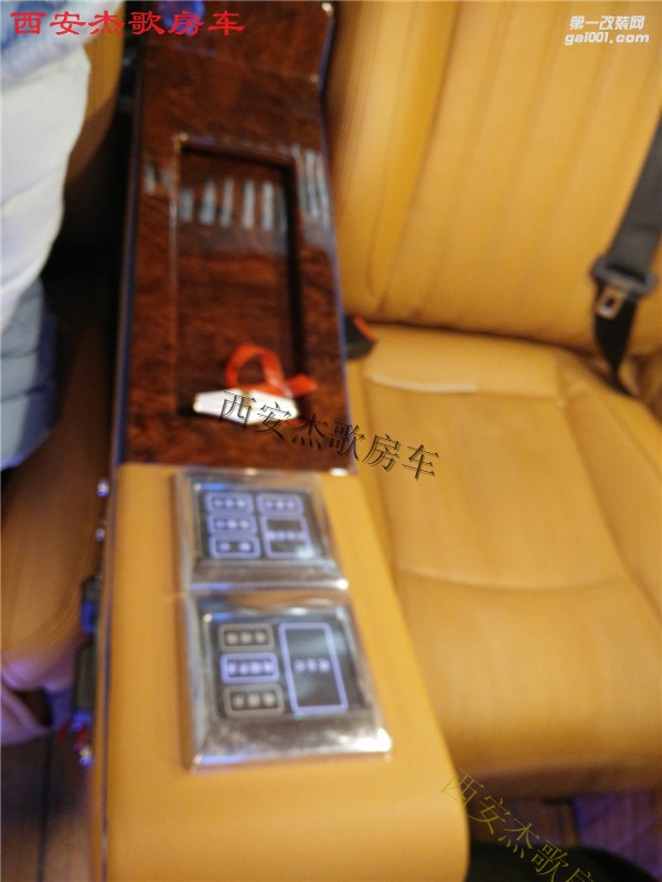 西安商務(wù)車內(nèi)飾改裝/杰歌房車之林肯領(lǐng)航員---總統(tǒng)專用