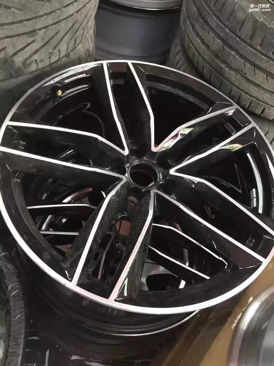 奧迪 RS6．原裝 21寸．二手一套
