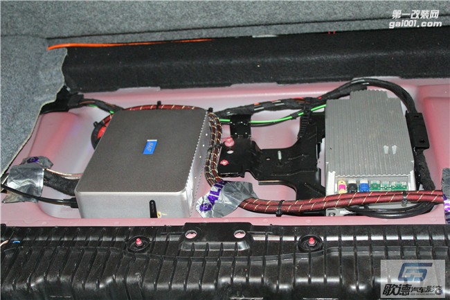 武漢寶馬音響改裝專(zhuān)業(yè)店  歌德3系無(wú)損改裝寶馬專(zhuān)用音響