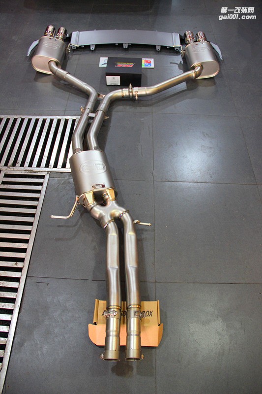 奧迪A6L 3.0T 改裝升級(jí)RES中尾段閥門排氣+S6后唇