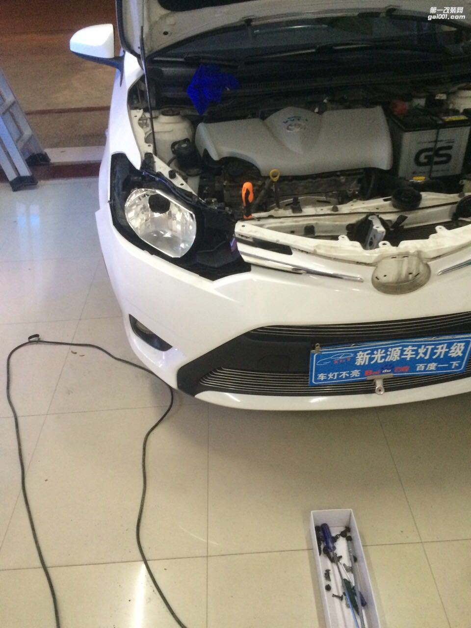 河源車燈改裝河源新光源車燈升級(jí)豐田威馳Q5雙光透鏡+巖崎燈泡