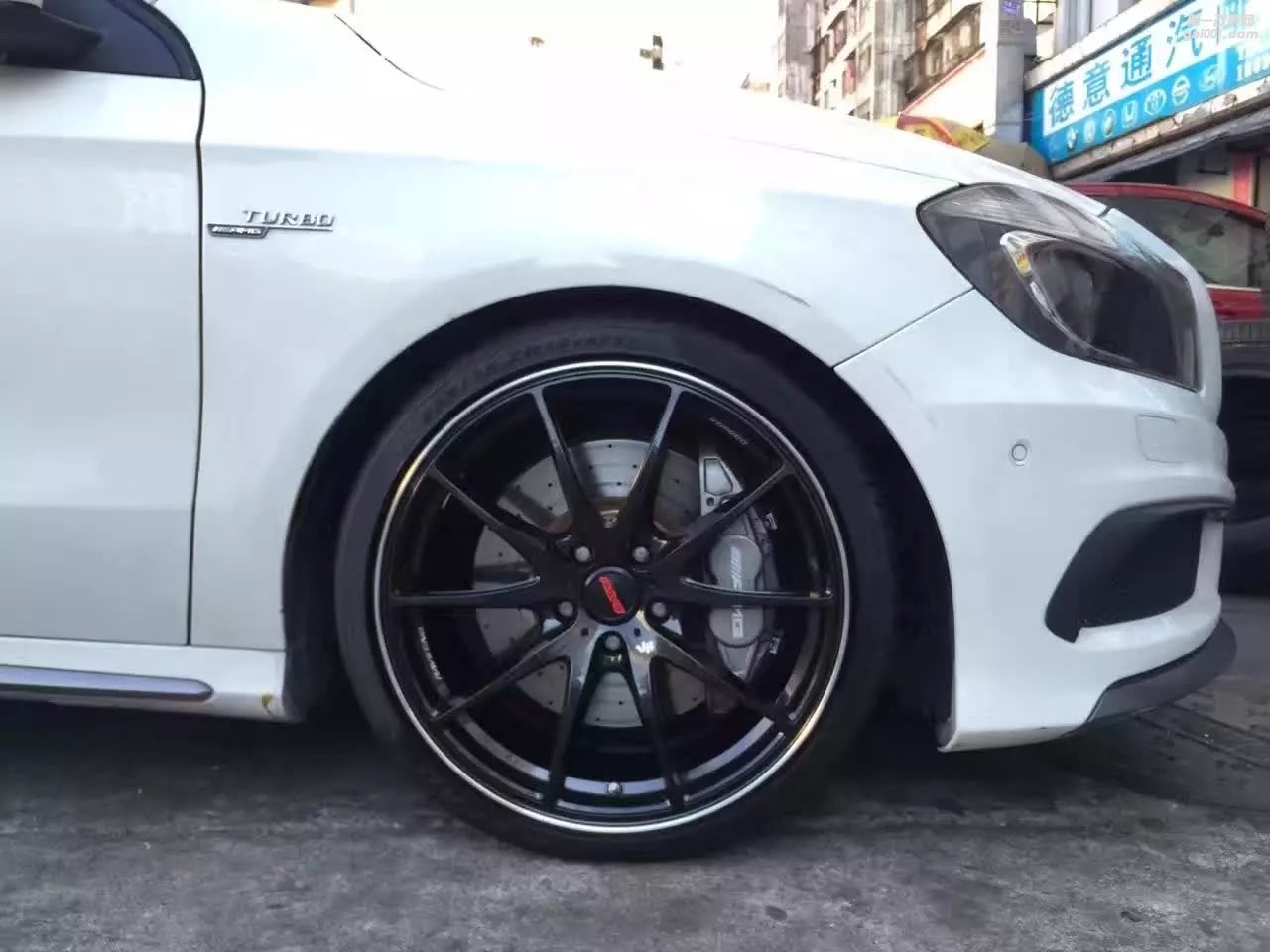 奔馳，換 RAYS G25 完工， 還是19寸帥。。