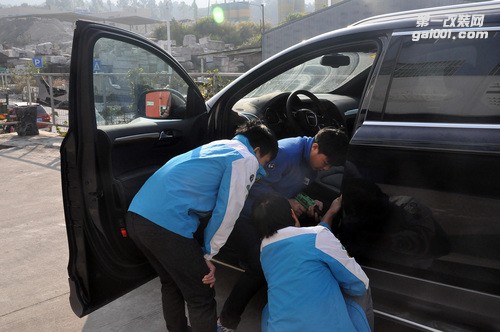 奧迪Q7改裝全車真皮內(nèi)飾-車螞蟻汽車改裝俱樂部