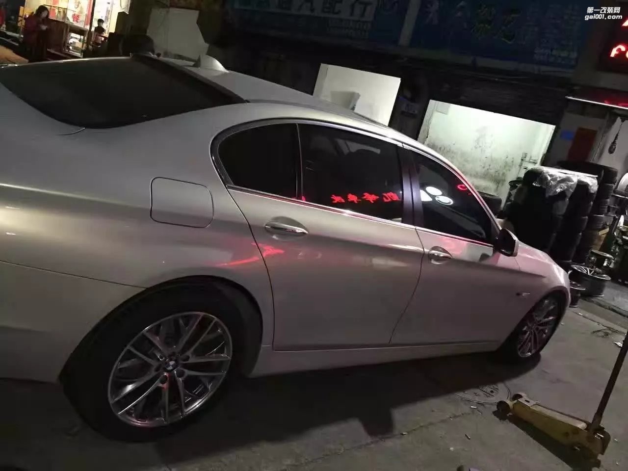 寶馬，換 原裝 19寸 完工！
