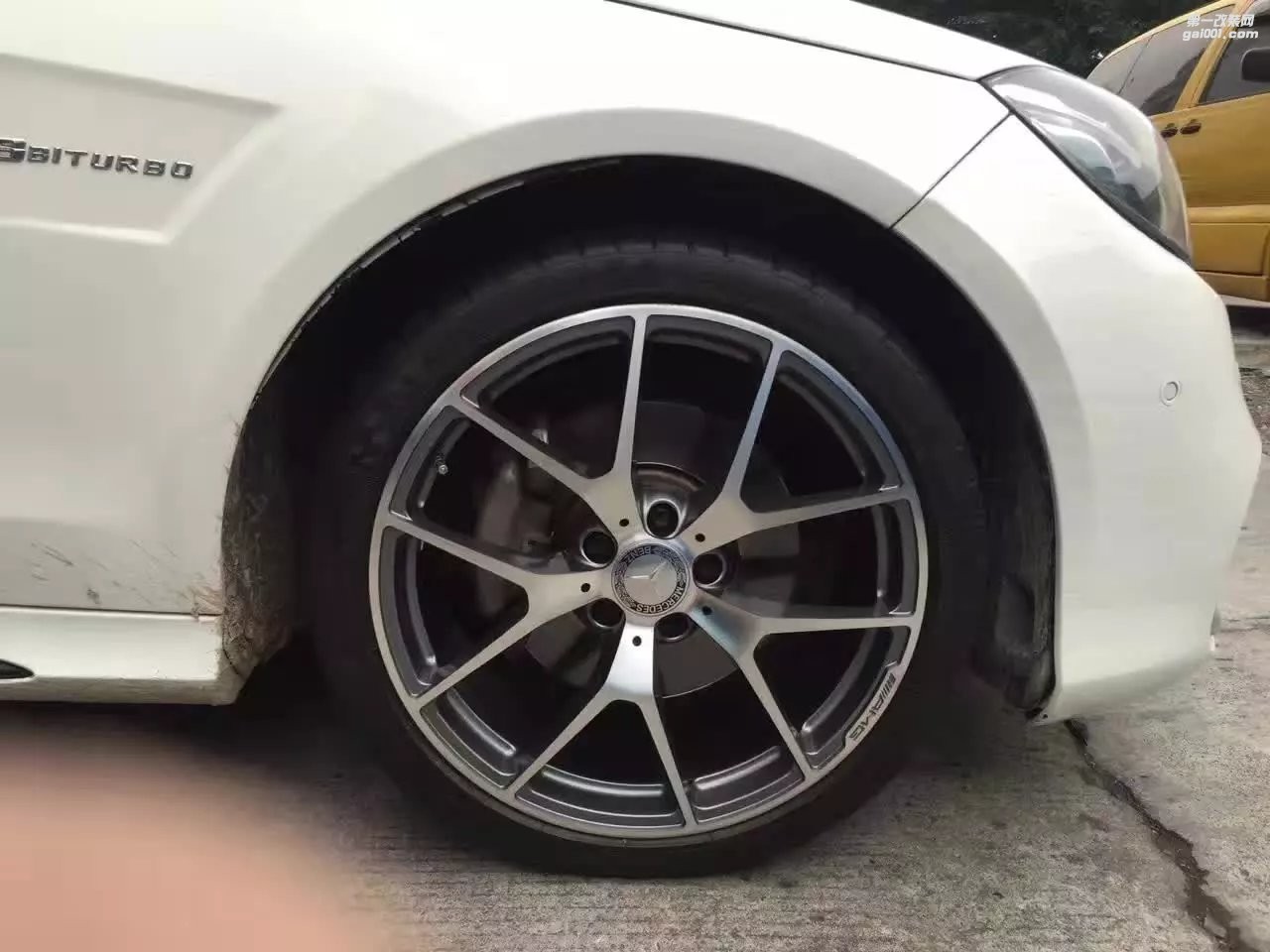 奔馳，上 C63 原裝 19寸、完工