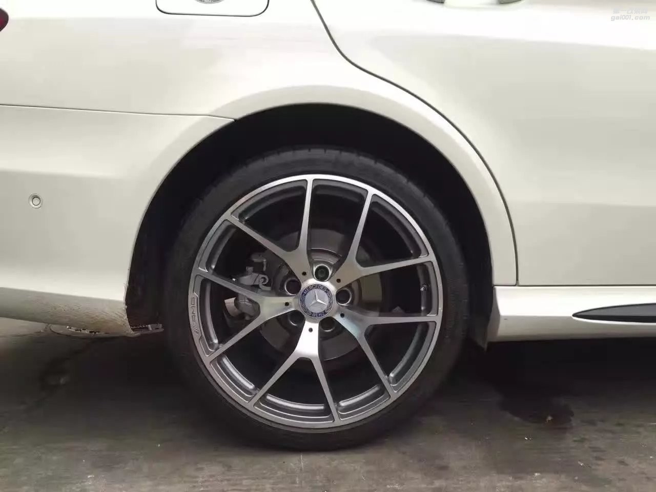 奔馳，上 C63 原裝 19寸、完工