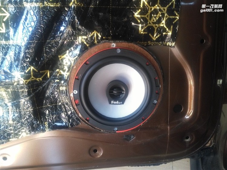 泉州山水專業(yè)汽車音響改裝 五菱宏光S音響隔音升級改裝