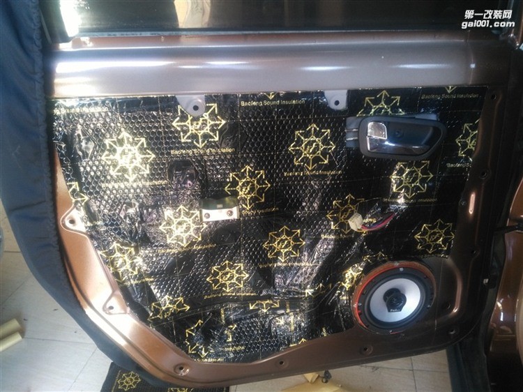 泉州山水專業(yè)汽車音響改裝 五菱宏光S音響隔音升級改裝