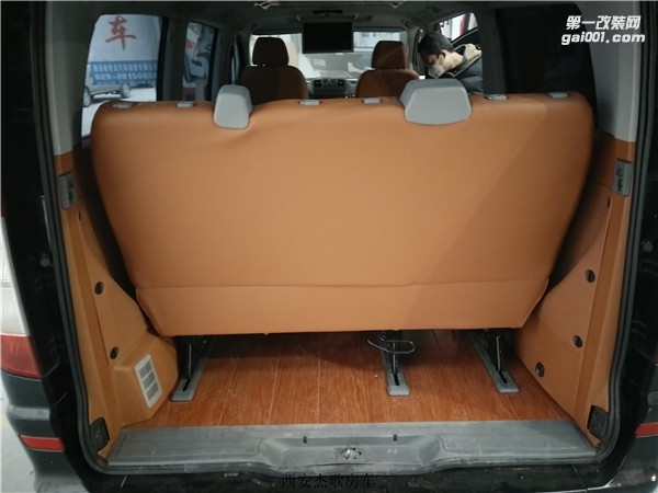 西安商務(wù)車內(nèi)飾改裝/杰歌房車之奔馳威霆－旅行車金典改裝案例