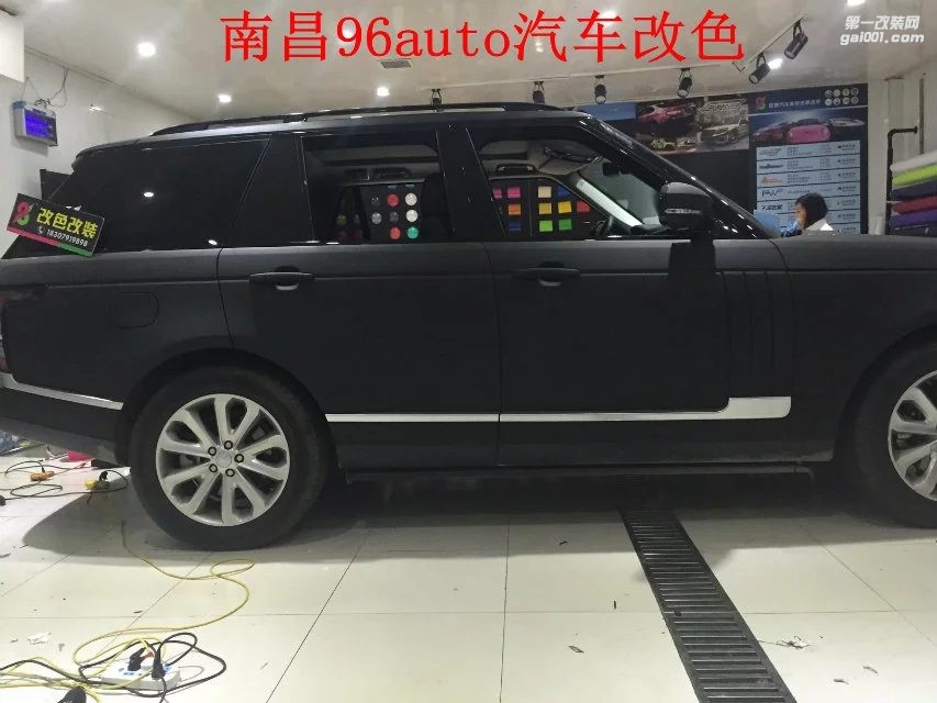 南昌96Auto 路虎改進(jìn)口碳黑改色貼紙 更霸氣了
