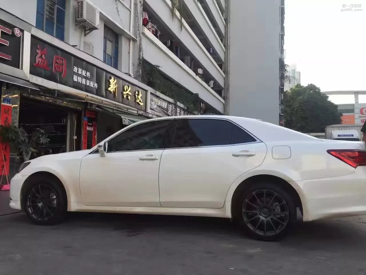 皇冠，換 PRODRIVE 完工！