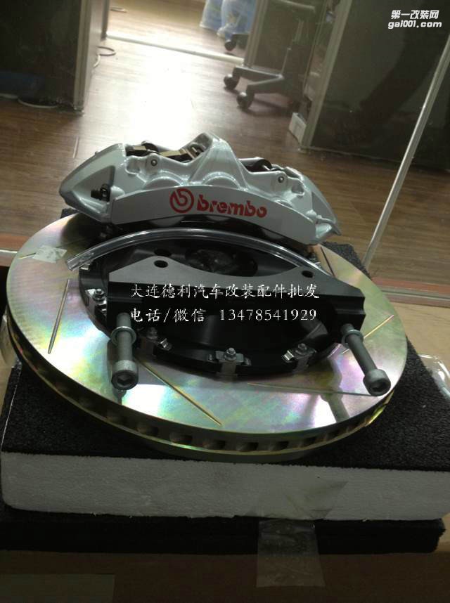 意大利原裝布雷博剎車個性定制各種顏色大量現(xiàn)貨