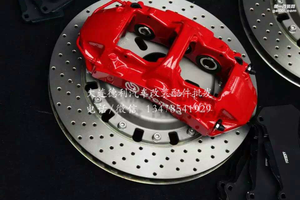 紅色意大利BremboGT6/GT4剎車寶馬裝車效果