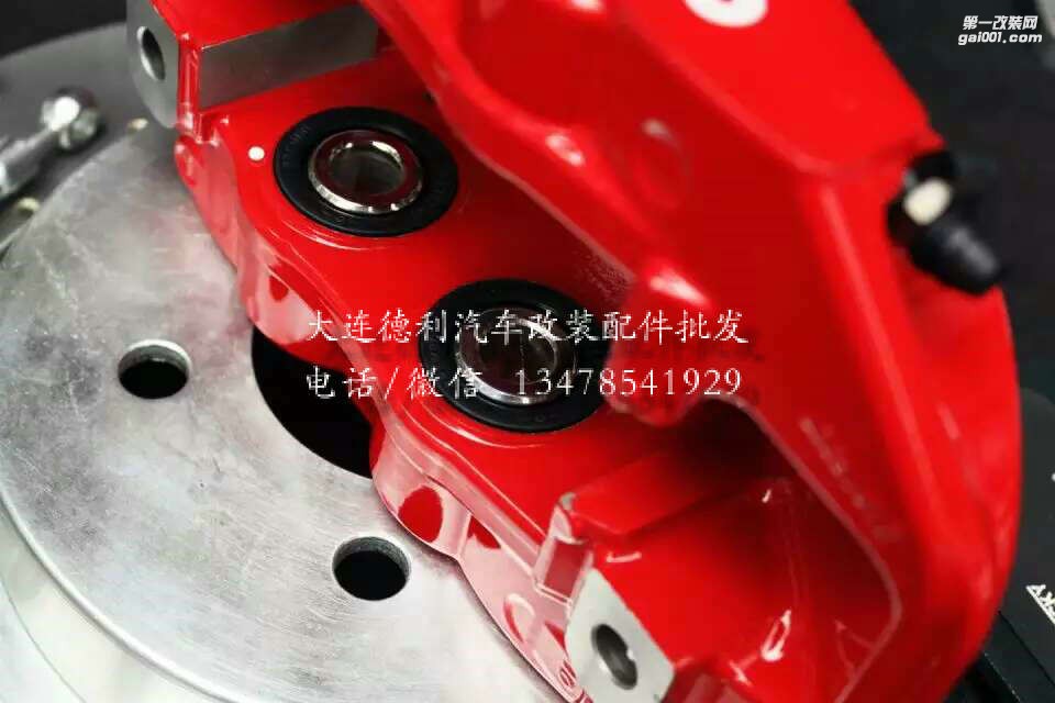 紅色意大利BremboGT6/GT4剎車寶馬裝車效果