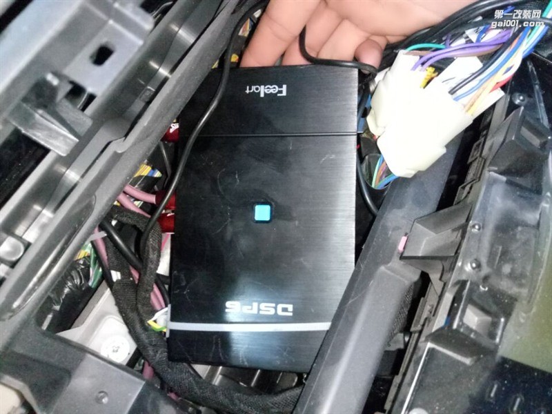 豐田RAV4音響隔音改裝 泉州山水汽車音響改裝 芬朗DSP6承載調(diào)音基礎(chǔ)