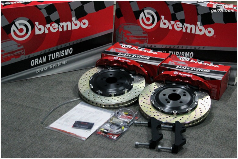 海亞：奔馳C218 CLS350 改裝意大利布雷博BREMBO GT6  全原裝剎車套件 帶防偽卡