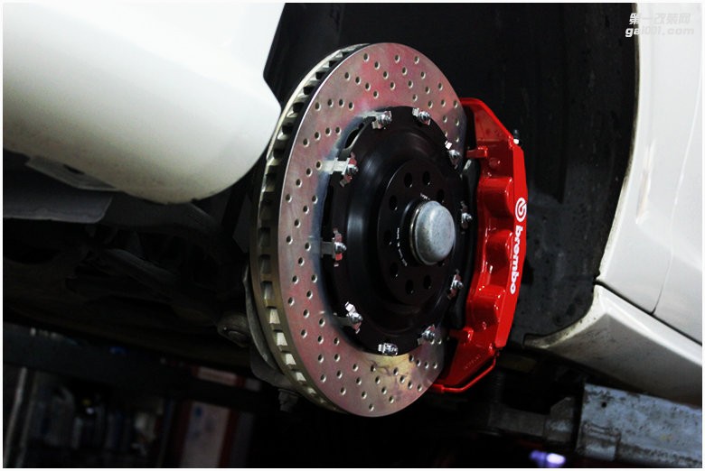 海亞：奔馳C218 CLS350 改裝意大利布雷博BREMBO GT6  全原裝剎車套件 帶防偽卡