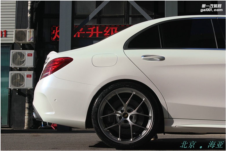 海亞：大馬力后驅(qū)車 奔馳W205 C63 AMG改裝 日本最強(qiáng)最輕航鋁鍛造輪轂 20寸 RI-D  搭配米其林PSS性能胎
