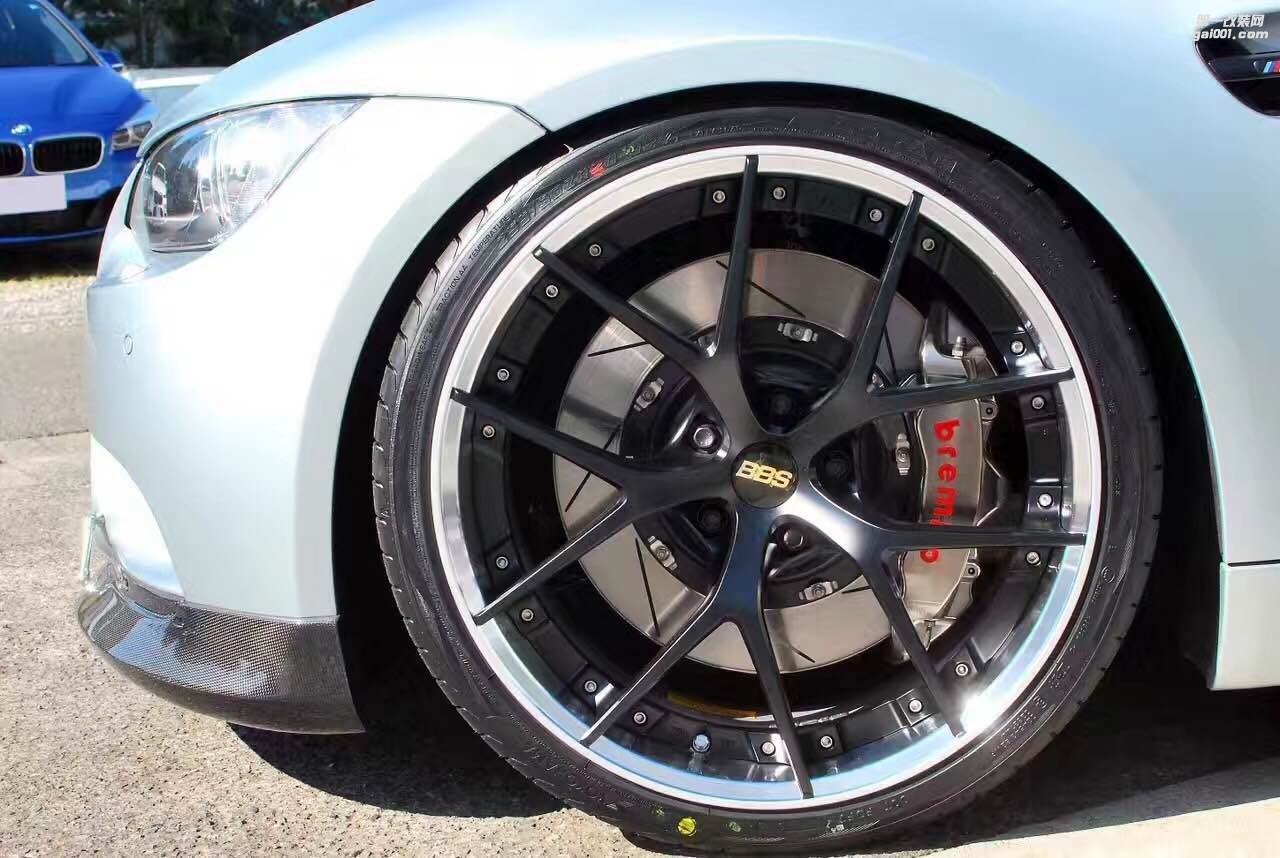 海亚：宝马M3 M4 改装 日本新款两片式锻造20寸轮毂 BBS RI-S  意大利brembo GT高性能刹车套件