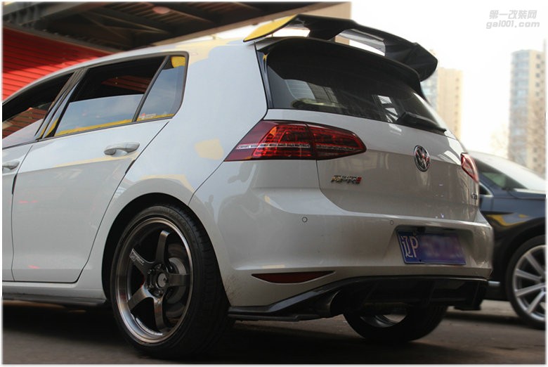 海亞：高爾夫 7GTI MK7+ADVAN GT 18鍛造輪轂