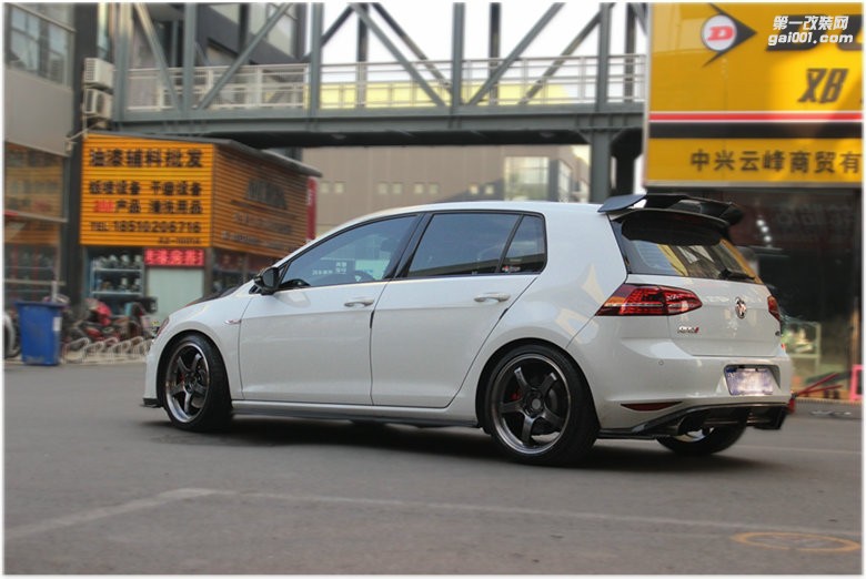 海亚：高尔夫 7GTI MK7+ADVAN GT 18锻造轮毂