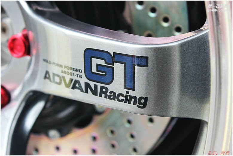 海亞：寶馬 3系 與 橫濱ADVAN GT 19寸的效果  brembo GT剎車套件 GT6 GT4 全原裝帶防偽卡