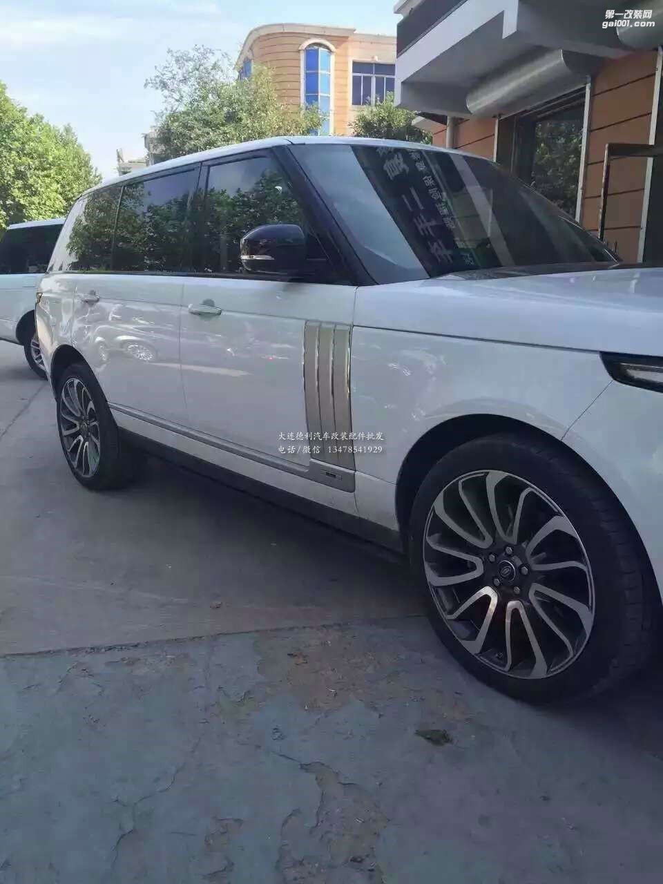 路虎22寸高配風(fēng)火輪輪轂鋼圈裝車效果